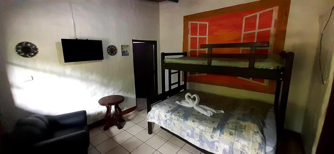 Hotel Monte Campana Heredia Birrí 外观 照片